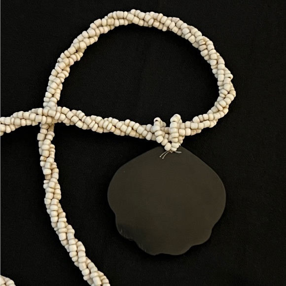 Beaded and Shell Necklace - Picture 6 of 12